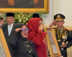 Tangis Pecah Keluarga Marsinah Saat Lagu Indonesia Raya Berkumandang