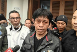 Satire Adian Napitupulu Terkait Wacana Pegawai SPPG Diangkat PPPK : Kalau Masih Bisa Waras, Kamu Hebat!