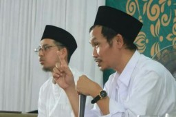 Zakat Fitrah Menggunakan Uang, Begini Penjelasan Gus Baha