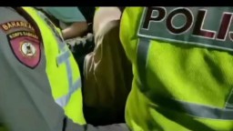 Kesal Merasa Sering Dikecewakan, Warga Gembok Kades Di Buduran Sidoarjo Di Dalam Balai Desa Selama 6 Jam