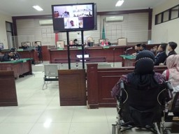 Eks Kepsek SMK Baitur Rohma Dan Eks Kadispendik Jatim Di Vonis 7 Tahun Penjara Atas Kasus Korupsi Bantuan Ruang Praktek Untuk 60 SMK