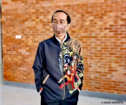Denny JA : Mengapa Diujung Kekuasaannya, Jokowi Masih Sangat Populer? Berebut Jokowi Effect Di Pilpres 2024