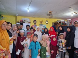 Giat Sosial Rutinan MRD Jum'at Legi Berkah Akhir Bulan Rejeb Di Kampung Pandegiling Surabaya
