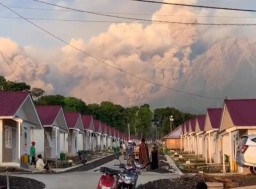 Semeru Erupsi, 1.979 Jiwa Mengungsi Di 11 Titik