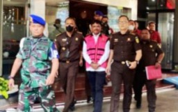 Breakingnews! Menkominfo Jhony G Plate Ditetapkan Tersangka Kasus Korupsi