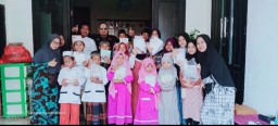 Jum'at Legi Berkah, Santuni Dan Berbagi Alat Tulis Sekolah Kepada Anak Yatim/Piatu