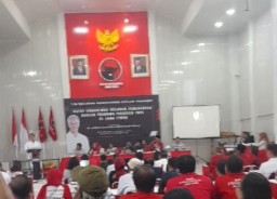 Salah Tafsir Projo Soal Jokowi Pukul Gong 8 Kali Disentil PDIP