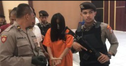 3 Tahun Buron Karena Gelapkan Uang Nasabah Dan Sempat Jadi Penjual Nasi Pecel Di Jember, Pegawai BPR Blitar Akhirnya Ditangkap Polisi