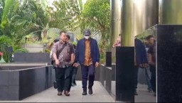 Tanpa Gus Mudhlor, Kepala BPPD Sidoarjo Datang Sendiri Penuhi Panggilan KPK