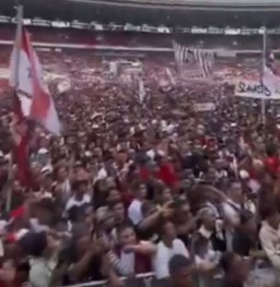 Lautan Manusia Padati GBK Dalam Konser Salam Metal Untuk Ganjar-Mahfud