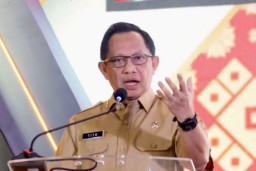 Mendagri Tito Jengkel Dana Transfer Ke Daerah Sering Di Korupsi : Jawa Timur Sedang Berlangsung