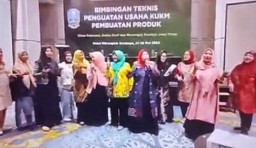 Masih Ingat Dengan Vidio Viral Nyanyian 'Khofifah Wae' Saat Bimtek Dinkop Jatim? Diduga Oknum Dengan Jabatan Ini Yang Mengkoordinir