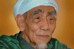 Jangan Tidur Diwaktu Ini, Karena Akan Mendatangkan Kefakiran Dan Kemiskinan Kata Almarhum Mbah Moen