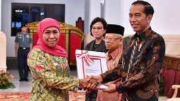 Jokowi Teken Keppres Pemberhentian Khofifah Dari Jabatan Gubernur Jatim, Dan Tunjuk Adhy Karyono Sebagai Pj
