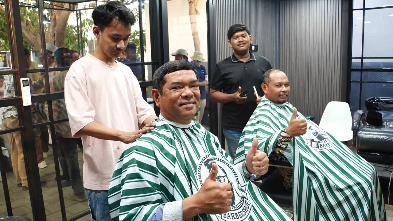 Tak Hanya Berdayakan Warga, Lamong Cukur Tambah Layanan bagi Pengguna Terminal TTL