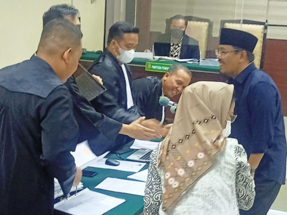 Pusaran Korupsi Hibah Lampu Penerangan Jalan Umum Tenaga Surya Dishub Jatim 2020, Adakah Keterlibatan Para Pimpinan DPRD Jatim?