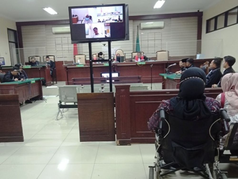 Eks Kepsek SMK Baitur Rohma Dan Eks Kadispendik Jatim Di Vonis 7 Tahun Penjara Atas Kasus Korupsi Bantuan Ruang Praktek Untuk 60 SMK