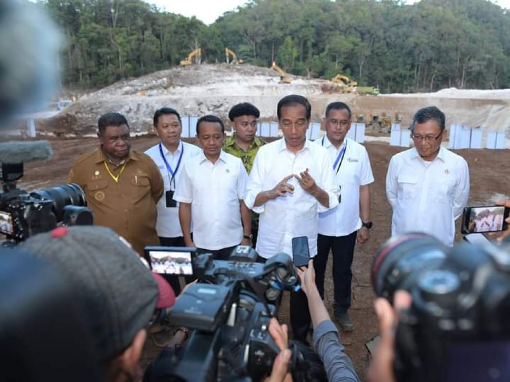 Seloroh Jokowi Terkait Pilpres : Silahkan Pilih Anies, Prabowo Atau Ganjar Asal Jangan Bahlil