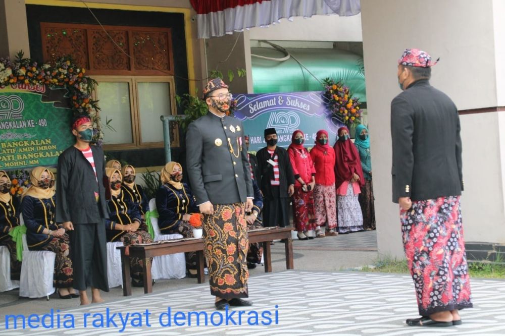 Hadiri Upacara HUT Kab. Bangkalan Ke 490, AKBP Alith Selipkan Pesan Persatuan Dan Tingkatkan Sinergitas