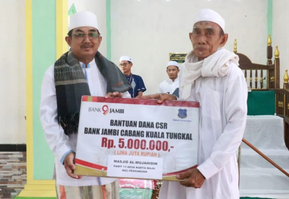Galakkan Safari Jum'at Berkah Serap Aspirasi, Bupati Tanjabbarat Salurkan Bantuan