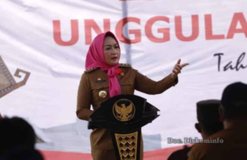 Kunker Ke Rawajitu Selatan, Hj Winarti Bupati Tulang Bawang Berikan Motivasi Kepada Masyarakat
