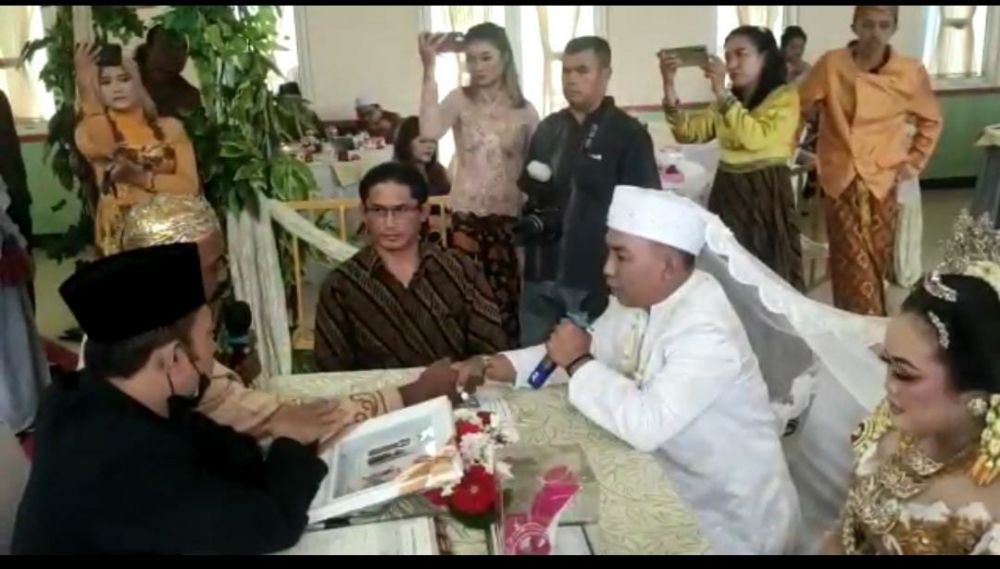 Lepas Masa Lajang, Adhi Ndog Dirut PT Radar Inspirasi Creasindo Berhasil Sunting Putri Ambar Ningtias