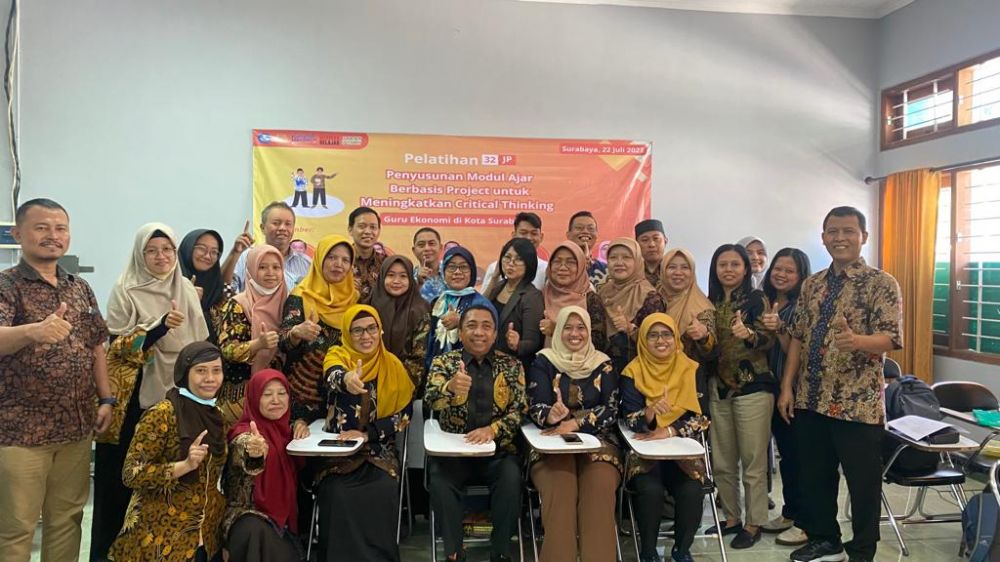 Tim Dosen PE Unesa Beri Pelatihan Penyusunan Modul Ajar Berbasis Project Bagi Guru Ekonomi Kota Surabaya