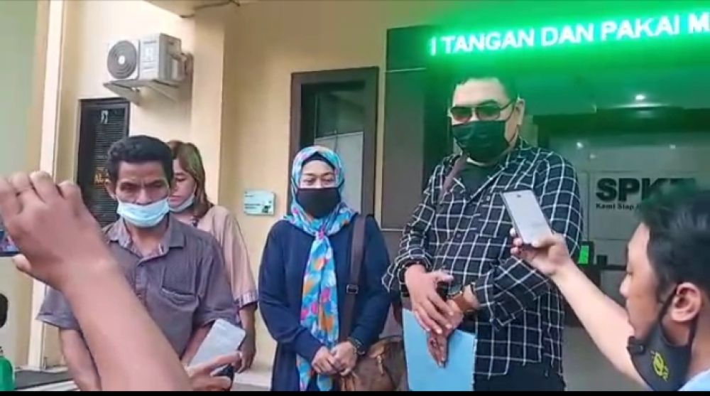 Pemilik Warung Bibis Bunder Yang Digusur Laporkan Camat Krian Ke Polda Jatim, LSM GARAD Bakal Buka Pengaduan Dan Seret Siapapun Yang Terlibat