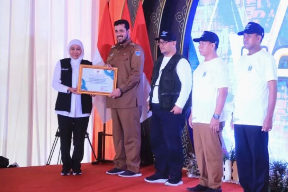 Peringati Hari Nusantara, Khofifah Minta Kepala Daerah Bangun Konektivitas Hasil Laut