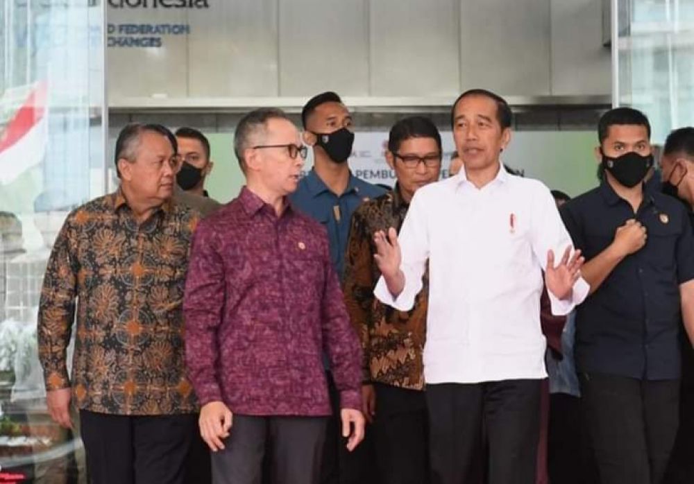 Disinggung Lagi Soal Reshuffle, Jokowi : Ya..Tunggu Saja!!