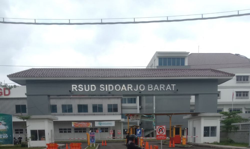 Saluran Air Pembuangan Limbah RSU Sidoarjo Sisi Barat Disorot, Limbah Cair Diduga Kuat Mengalir Ke Sawah Warga