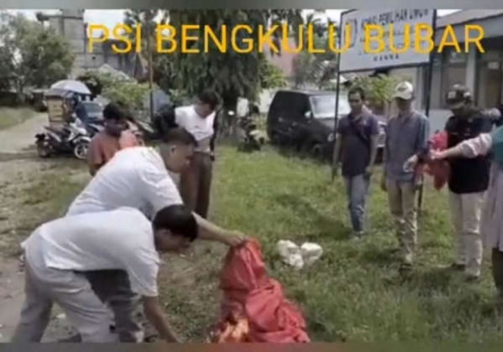 Viral Video Kader PSI Bengkulu Mundur Dan Bakar Atribut Partai