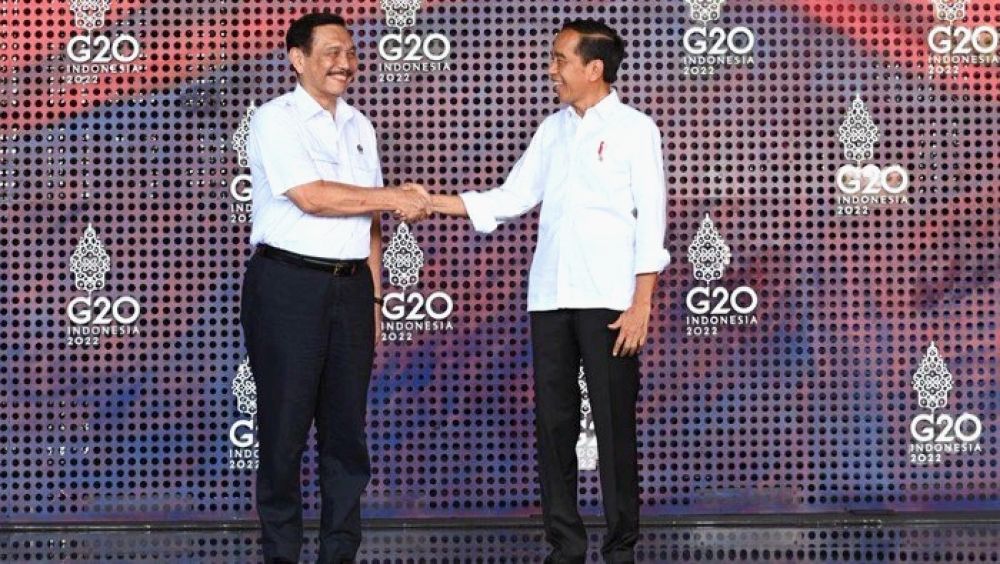 Ssstt... Luhut Bisiki Jokowi Soal Penyedia Makanan Tentara : Sejak Masih Tentara Hingga Jadi Menteri, Orangnya Itu' Aja