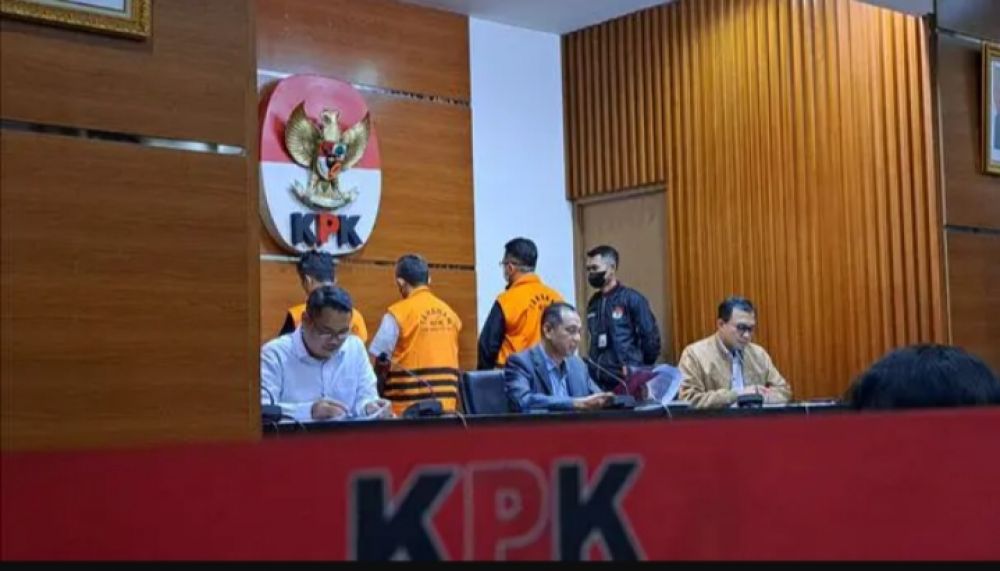 KPK Sita Uang Pecahan Dollar AS Hingga Sepatu Bermerek Walkot Bandung Yana Mulyana