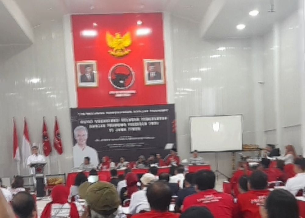 Salah Tafsir Projo Soal Jokowi Pukul Gong 8 Kali Disentil PDIP