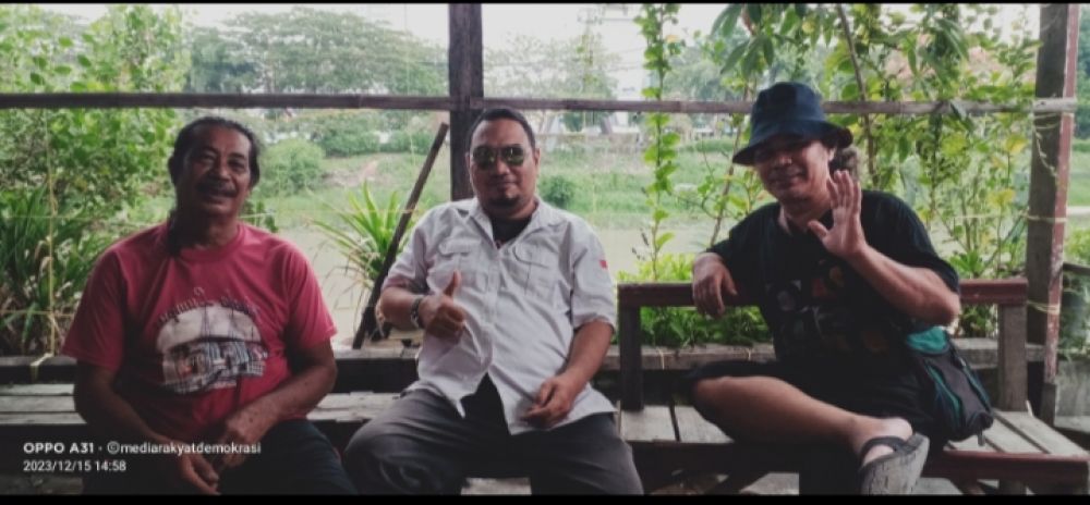 Jum'at Berkah Bersama Warga Stren Kali : Pemburu Rezeki Dan Jogo Kali Jagir Surabaya