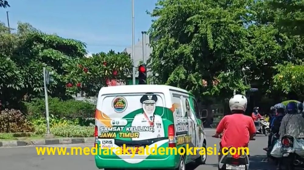 Gambar Khofifah Masih Terpampang Di Mobil Dinas Samsat Keliling Jatim, Pj Gubernur Diminta Evaluasi Guna Menjaga Netralitas ASN Jelang Pilkada