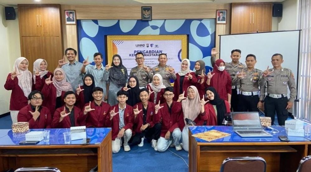 Perkuat Literasi Keselamatan Di Jalan Raya, Unmuh Ponorogo Gandeng Satlantas Polres Ponorogo Gelar Edukasi Bagi Anggota Komunitas Lentera