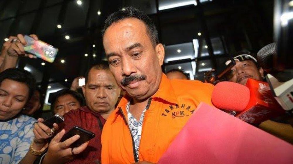 Diduga Kuat Jadi Otak Aksi Perampokan Rumdin Walikota, Ex Wali Kota Blitar Digelandang Ke Mapolda Jatim