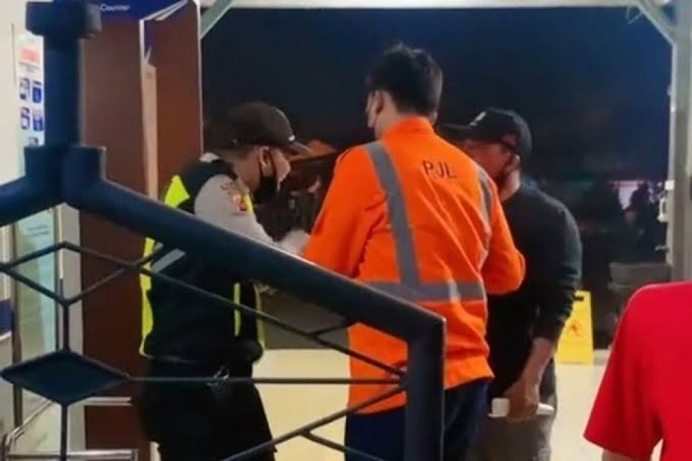 Viral Penumpang Kereta Api Ditolak Gegara Belum Vaksin Padahal Aturan PPKM Dicabut Presiden, KAI Dianggap Belum Move On Dari Pandemi?
