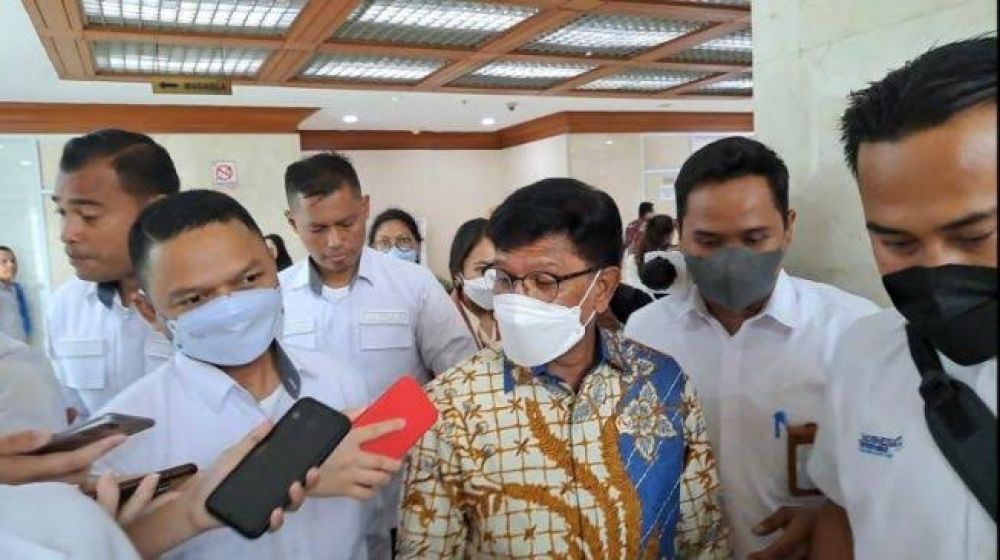 Waduh!! Ajudan Menkominfo Dianggap Berkelakuan Barbar, Hampir Celakai Jurnalis Suara.com Hingga Nyaris Jatuh Dari Eskalator