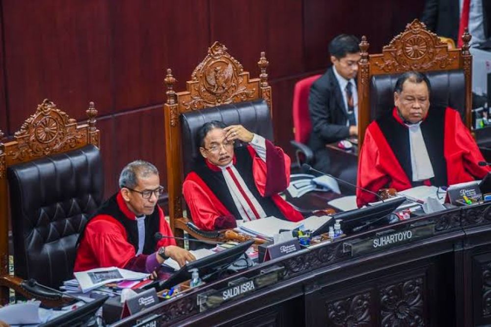 Momen Hotman Paris Ditegur Hakim MK Dalam Sidang Lanjutan Sengketa Pemilu : Jangan Kami Diarahkan Jawab Kemana
