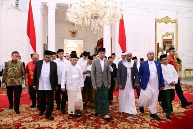 Jokowi Bakal Sematkan Tanda Jasa Kehormatan Kepada 18 Nama, Mulai Ibu Negara Iriana Hingga Ketua Fifa