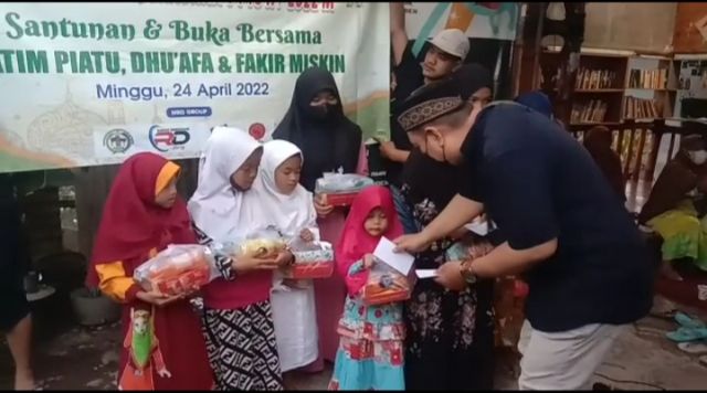 Momen Bulan Suci Ramadhan, Media Rakyat Demokrasi Santuni Anak Yatim Dan Janda Di Perpustakaan Keledai Dungu