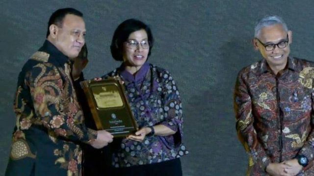 Ironi! Firli Bahuri Dijadikan Tersangka Pada Hari Yang Sama Terima Penghargaan Dari Kemenkeu
