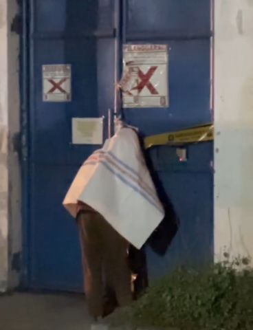 Lari Kocar-Kacir! Padahal Sudah Di Segel Walikota Surabaya, Gudang CV Sentosa Seal Diduga Masih Beroperasi