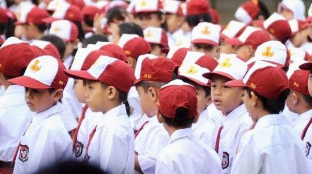MK Putuskan, Pendidikan Dasar Negeri Dan Swasta Gratis