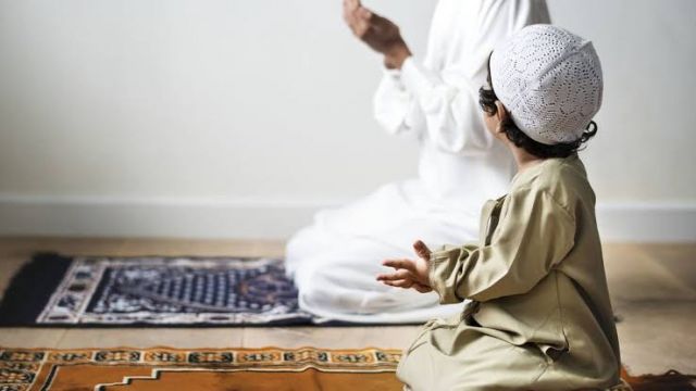 Tak Sempat Sholat Tarawih Berjamaah? Bisa Dilakukan Sendiri Di Rumah, Begini Cara, Niat Dan Do'a Penutubnya..