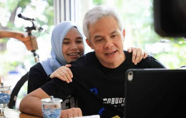 Profil Siti Atiqoh Istri Ganjar Pranowo Capres PDIP, Anak Kyai Dan Dikabarkan Asuh 5 Pondok Pesantren