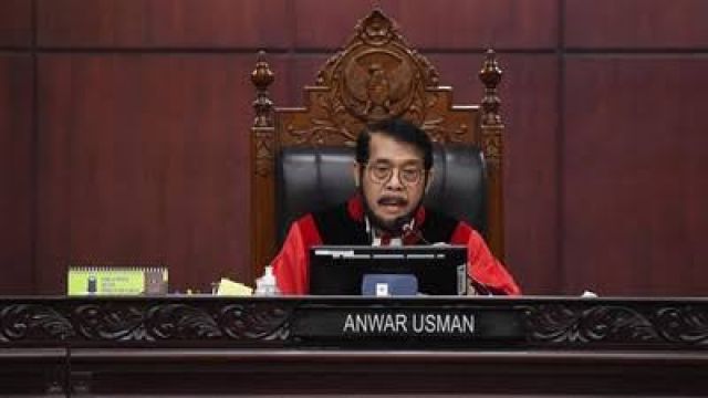 Sidang Etik MKMK Terkait Putusan Batas Usia Capres-Cawapres Jatuhkan Sanksi Teguran Kepada Ketua MK Anwar Usman CS
